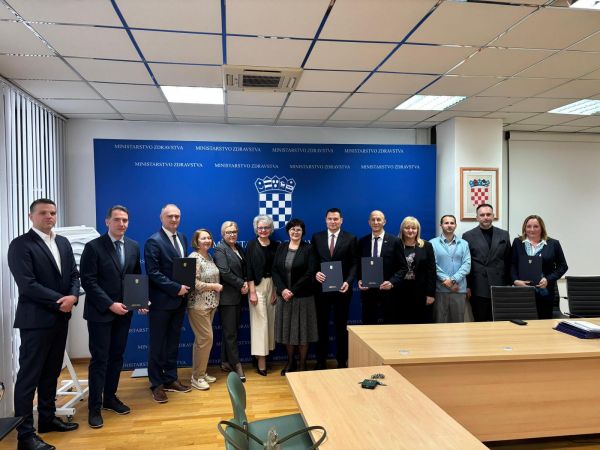 Ličko-senjska županija dobiva mobilnu ljekarnu vrijednu 200 tisuća eura