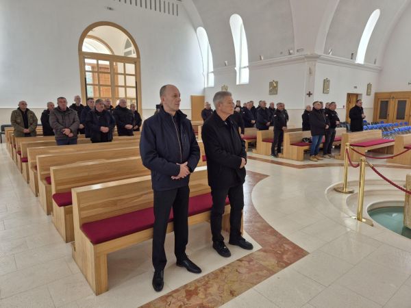 Ispred Crkve hrvatskih mučenika u Udbini postavljena dva spomen kamena u čast poginulim, nestalim i umrlim pripadnicima hrvatskih obrambenih snaga