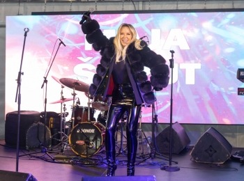 Ličko-senjska županija - Maja Šuput oduševila posjetitelje na Adventu u srcu Like