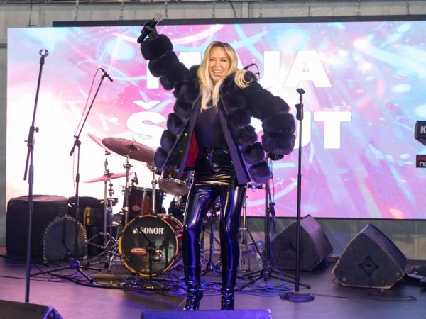 Maja Šuput oduševila posjetitelje na Adventu u srcu Like