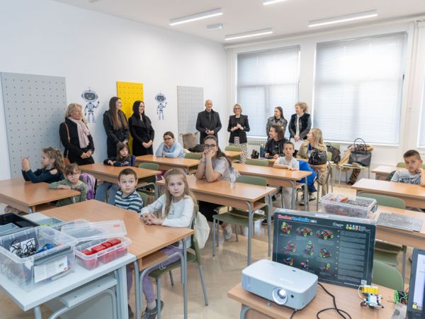 Otvorena proljetna škola robotike u gospićkom KIC-u