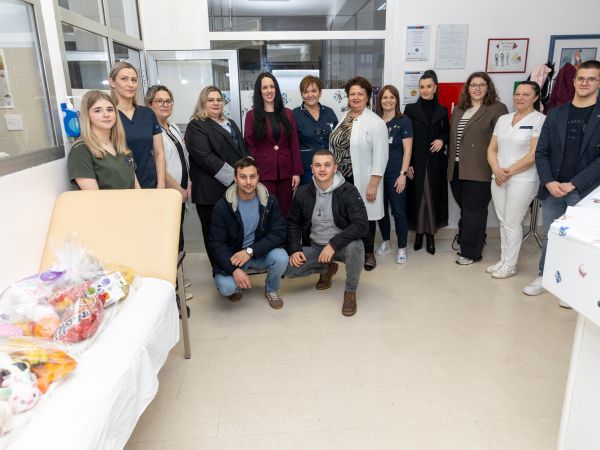 Predstavnici Savjeta mladih LSŽ posjetili OB Gospić povodom Svjetskog dana bolesnika