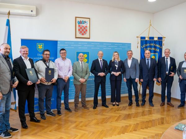 Župan Ernest Petry dodijelio Zahvalnice gradonačelnicima i načelnicima za suradnju u mandatu 2021.–2025.