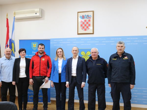 Ličko-senjska županija dodijelila preko 272 tisuće eura za financiranje aktivnosti Crvenog križa, HGSS-a i Vatrogasne zajednice
