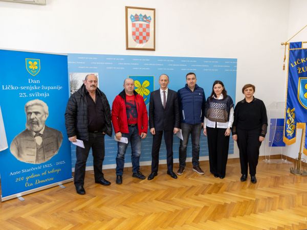 U cilju održivosti proizvodnje mlijeka župan Petry potpisao ugovore u vrijednosti 129 tisuća eura