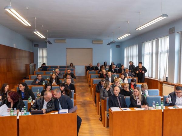 Županijska skupština usvojila odluke o ustrojavanju Doma zdravlja Ličko-senjske županije i Ljekarni Ličko-senjske županije