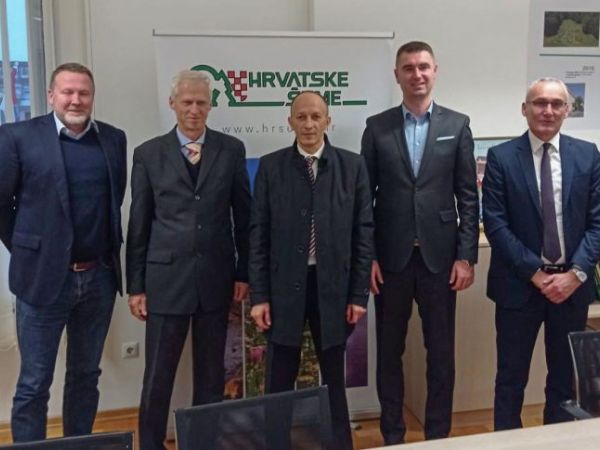 Župan Petry u Upravi hrvatskih šuma u Zagrebu obavio radni sastanak s potencijalnim austrijskim investitorima u drvnoj industriji