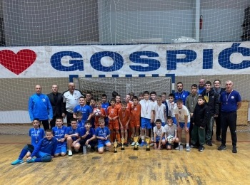 Ličko-senjska županija - Poklon za “Marakanu Gospić” na njihovom turniru - pobjednik 10. turnira NK Gospić 91. - 2014.