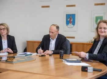 Ličko-senjska županija - Župan Petry potpisao Sporazume za razvoj širokopojasnog Interneta