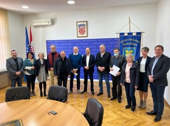 Ličko-senjska županija - Župan Petry potpisao ugovore za razvoj kulture, vrijedni su 43.900 kuna
