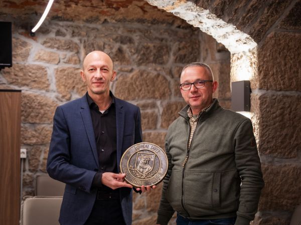 Župan Petry potpisao ugovore o razvoju i unaprjeđenju lovstva na području Ličko-senjske županije