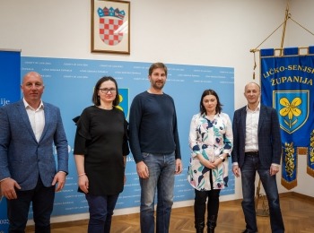 Ličko-senjska županija - Župan Petry potpisao ugovore o dodjeli potpora razvoju mini mljekara u Ličko-senjskoj županiji