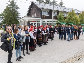 Ličko-senjska županijaDani-krumpira-i-sira-lovinac-34