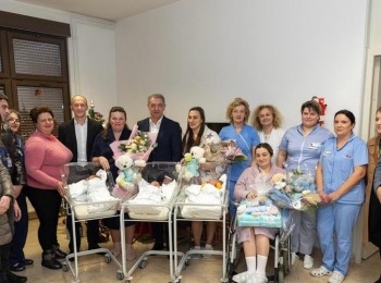Ličko-senjska županija - Župan Petry i gradonačelnik Milinović posjetili novorođene bebe u Gospiću