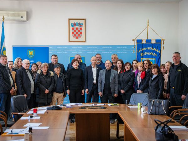 Ličko-senjska županija potpisala ugovore o dodjeli financijskih sredstava udrugama proizašlim iz Domovinskog rata i udrugama iz područja zdravstva i socijalne skrbi