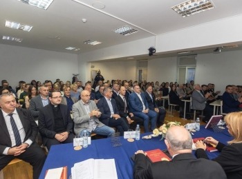 Ličko-senjska županija - Na Veleučilištu “Nikola Tesla” u Gospiću predstavljena knjiga “Diplomatski pečat – sasvim osobno”