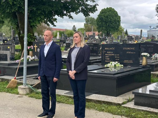 Župan Petry i zamjenica Orešković Brkljačić odali počast povodom 88. obljetnice u spomen “Senjskim žrtvama”