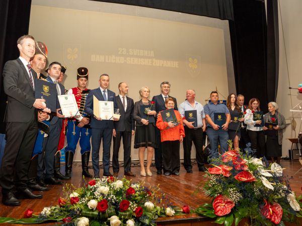 U nazočnosti premijera Plenkovića i brojnih ministara održana svečana sjednica povodom Dana Ličko-senjske županije