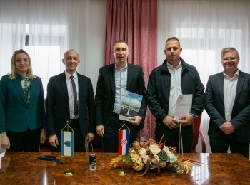 Ličko-senjska županija - Potpisan ugovor za završetak radova na luci Karlobag vrijedan 239.500 eura