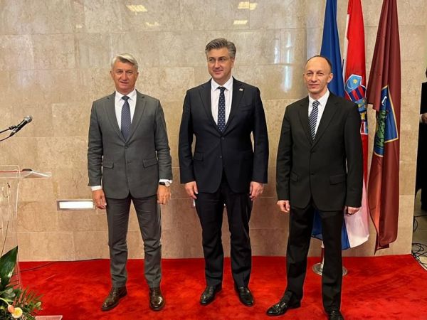 Premijer Andrej Plenković posjetio Pag i održao radni sastanak u Novalji