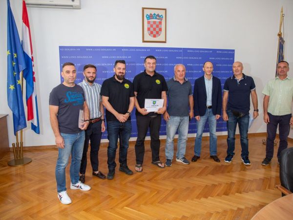Župan Petry primio predstavnike biciklističkih klubova s područja Ličko-senjske županije
