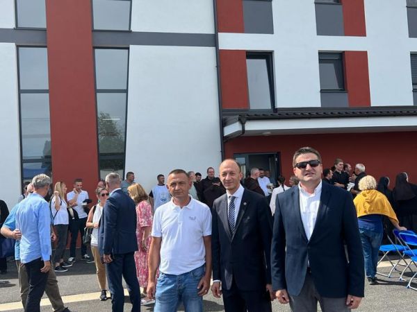 Svečano otvoren i blagoslovljen samostan Karmelićanki u Gospiću