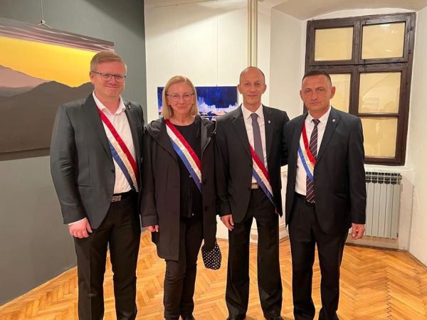 U Muzeju Like otvorena izložba slika pod nazivom “Bura”, akademske slikarice Ane Barbić Katičić