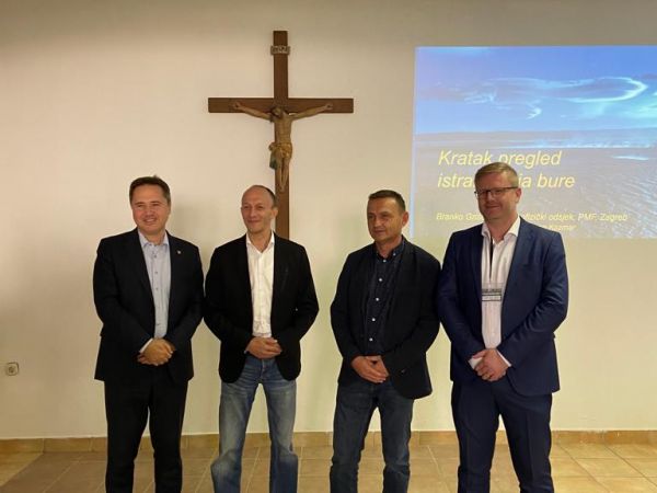 U KARLOBAGU ODRŽANA KONFERENCIJA O BURI U KARLOBAGU ODRŽANA KONFERENCIJA O BURI