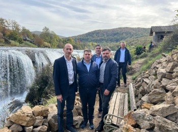 Ličko-senjska županija - Održan radni sastanak ministra Butkovića s predstavnicima Ličko-senjske županije te obilazak Štrbačkog buka