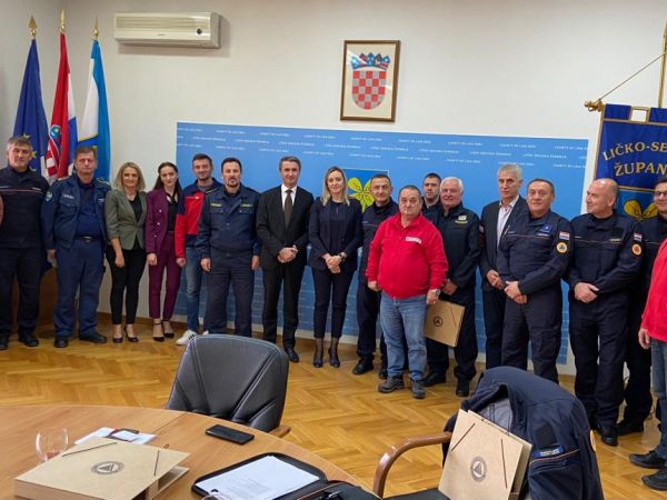 Suradnja civilne zaštite Ličko-senjske županije i Unsko-sanskog kantona Suradnja civilne zaštite Ličko-senjske županije i Unsko-sanskog kantona
