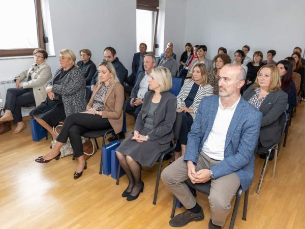 Održana završna konferencija za bolju zdravstvenu zaštitu građana Ličko-senjske županije Održana završna konferencija za bolju zdravstvenu zaštitu građana Ličko-senjske županije