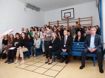 Ličko-senjska županija - Karlobaški mališani proslavili Dan škole