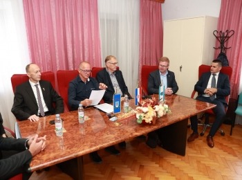 Ličko-senjska županija - Potpisan okvirni sporazum za treću fazu sanacije karlobaške rive u vrijednosti od gotovo 5 milijuna kuna