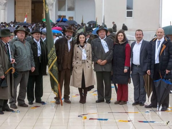 Lovci iz cijele Hrvatske u Udbini obilježili dan Sv. Huberta Lovci iz cijele Hrvatske u Udbini obilježili dan Sv. Huberta