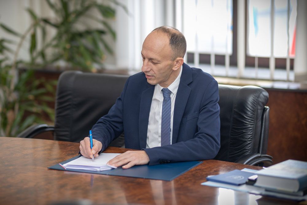 Župan Petry potpisao Sporazum za izgradnju i uređenje parkirališta za potrebe Ambulante Brinje