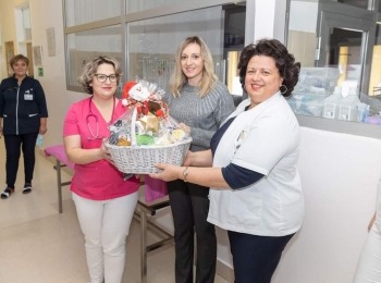 Ličko-senjska županija - Povodom blagdana Sv. Nikole zamjenica župana posjetila Dječji odjel Opće bolnice Gospić