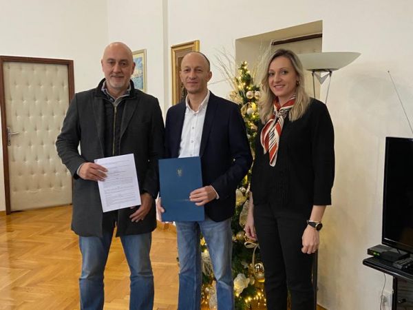 Potpisani Ugovori za izgradnju višenamjenskog igrališta u Švici, vrijednosti 972.220 kuna