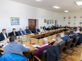Ličko-senjska županija - Radni sastanak s predstavnicima Hrvatskih voda radi ulaganja u Ličko-senjsku županiju