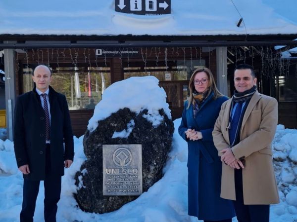 Državna tajnica Josić na Plitvicama se sastala sa županom Petryjem i predstavila projekt e-Dječje kartice