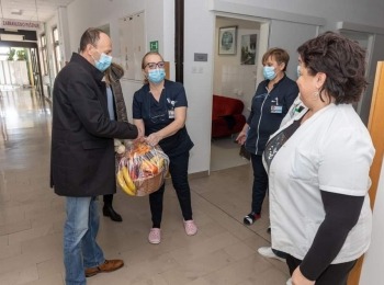 Ličko-senjska županija - Povodom Svjetskog dana bolesnika župan Petry sa suradnicima posjetio Opću bolnicu Gospić