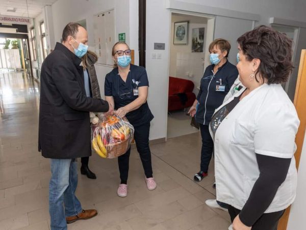 Povodom Svjetskog dana bolesnika župan Petry sa suradnicima posjetio Opću bolnicu Gospić