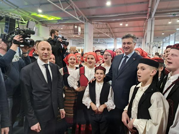 Župan Petry na Viroexpo: Ne dajte na sebe, ne dajte na svoje domoljublje, kao što naši branitelji nisu dali na Hrvatsku
