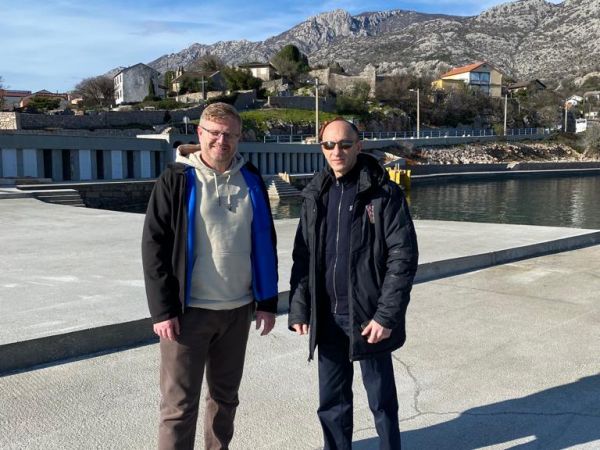 Župan Petry i načelnik Smojver obišli plažu i mnogobrojna gradilišta koja mijenjaju vizuru Karlobaga