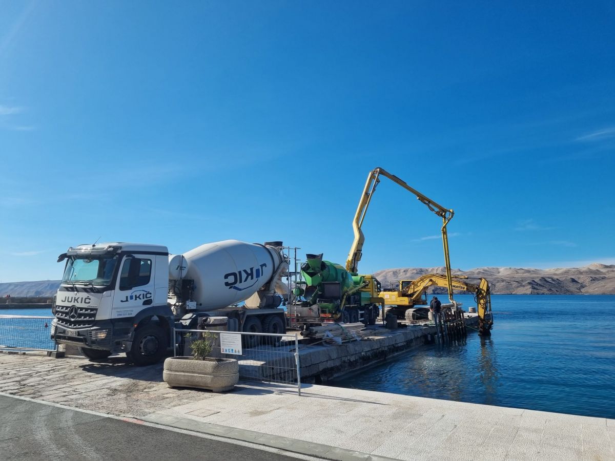 Ministarstvo mora, prometa i infrastrukture dodijelilo gotovo 2 milijuna eura za uređenje luka i plaža na području Senja, Novalje i Karlobaga