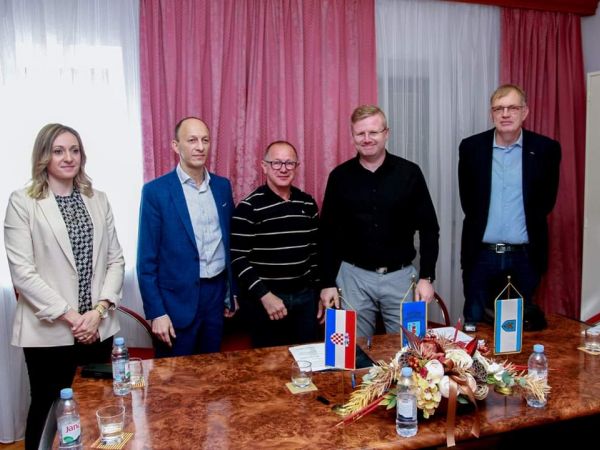 Potpisani ugovori za održavanje luka Karlobag i Barić Draga u iznosu od 850 tisuća eura