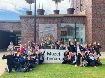 Ličko-senjska županija - Posjet osnovnoškolaca iz Otočca Muzeju bećarca u Pleternici