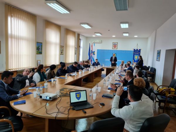 Gospodarski savjetnici i predstavnici stranih trgovinskih ureda akreditiranih pri stranim diplomatskim misijama u posjetu Ličko-senjskoj županiji