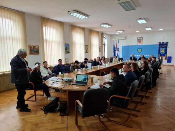 Stranim diplomatima predstavljeni gospodarski projekti Ličko-senjske županije