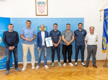 Ličko-senjska županija - Župan ličko-senjski Ernest Petry primio izaslanstvo NK Rijeke i NK Croatia 92