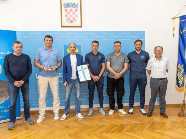 Župan ličko-senjski Ernest Petry primio izaslanstvo NK Rijeke i NK Croatia 92